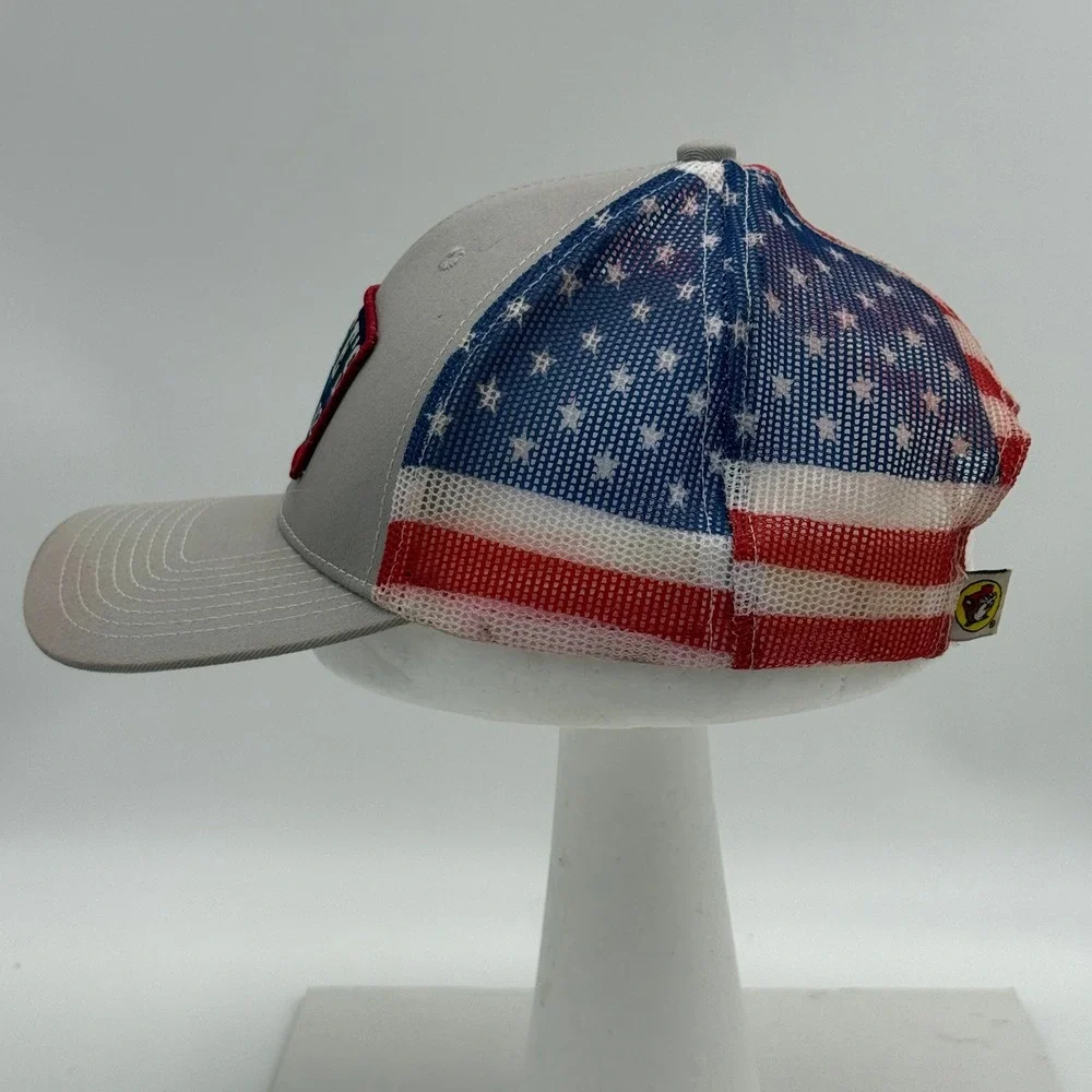 Buc-ee's American Flag Mesh Trucker Hat Grey Patriotic Snapback Cap 1982 Patch